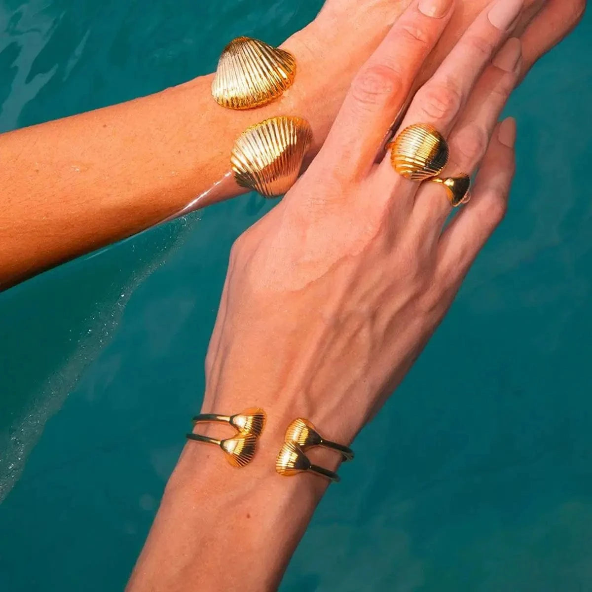 Cute / 6cm / BG876 BG876 18K PVD Gold Plated Minimalist Big Scallop Fan Shell open Cuff Bangle For Women