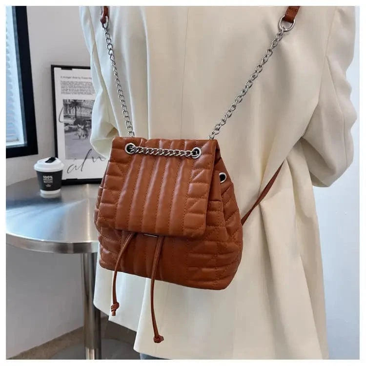 Designer famous brand / Camel 2024 New Arrivals High Quality PU Leather Quilted Chain Female Ladies Famous Brand Luxury Handbags Back Packs Women's Tote Bags