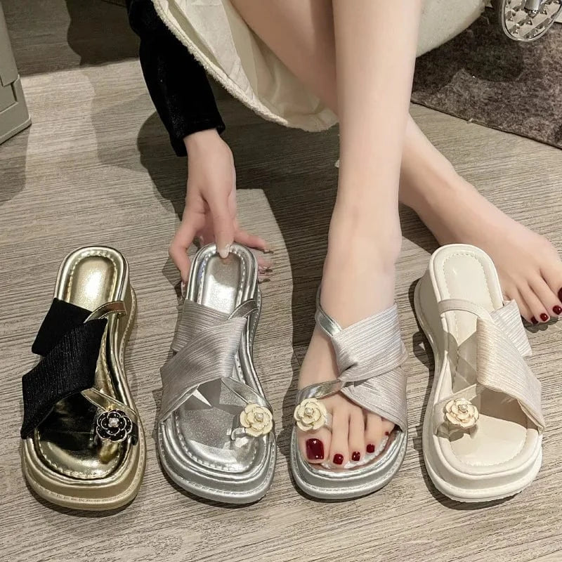 Dropshipping Custom Logo New Design Chunky Platform Slippers Women Outdoor Beach Sandals for Ladies