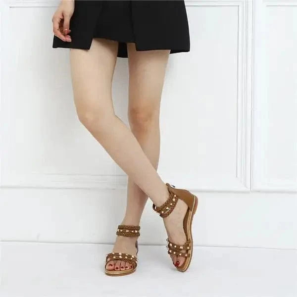 Dropshipping Custom Logo Rivet Women's Summer Flat Sandals Roman Platform Ladies Fashion Design Comfortable Sandals