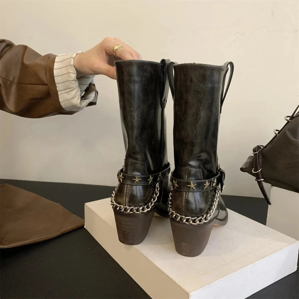 Dropshipping Custom Logo Vintage Western Cowboy Boots for Women Pointed Thick Heel Rubber Shoes with Short Belt Buckle Winter