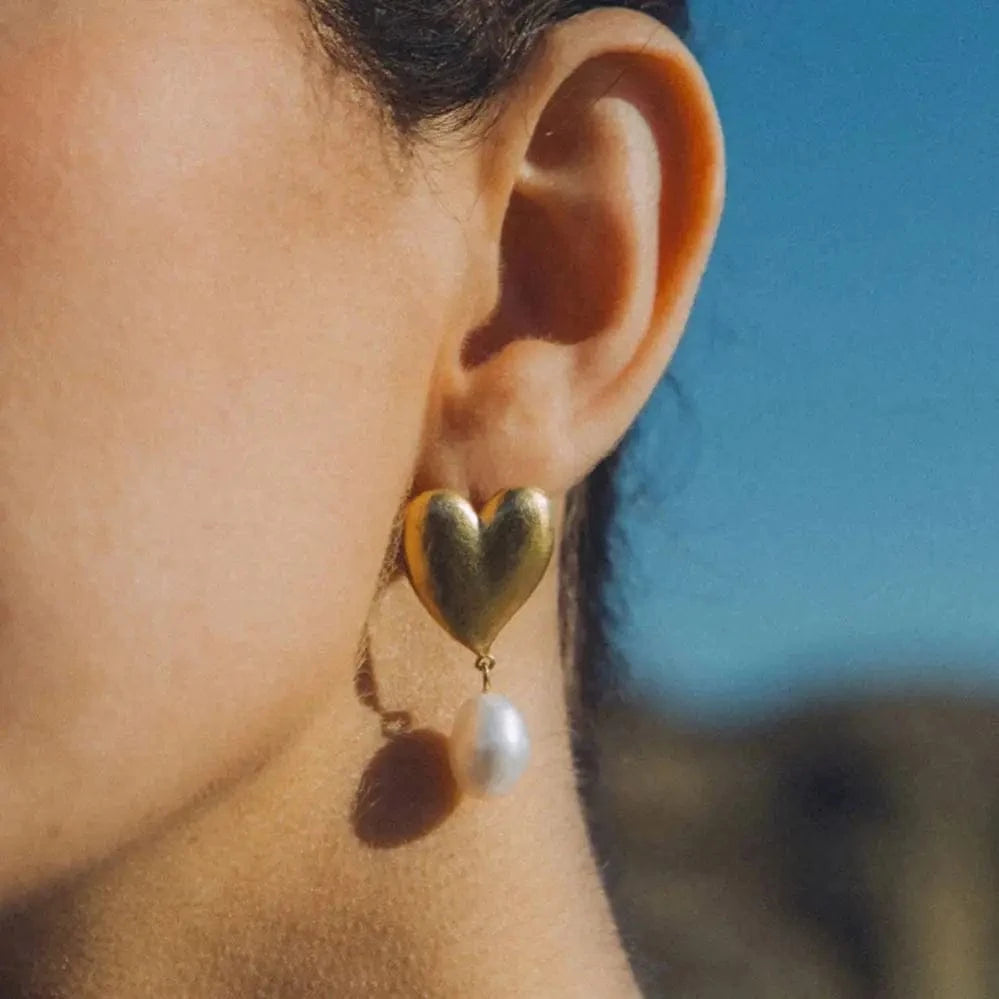 E1865 E1865 Jewelry 18K Gold Plated Heart  Stainless Steel Freshwater Pearl Huggie Earring for Women