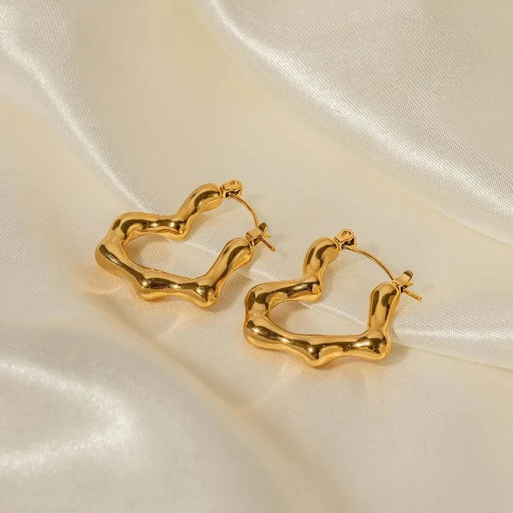 E2109 E2109 Charm Stainless Steel 18K Gold Plate Earrings Jewelry Bamboo Heart Stud Earrings for Women