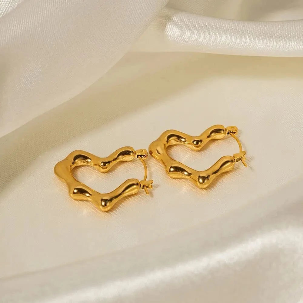 E2109 E2109 Charm Stainless Steel 18K Gold Plate Earrings Jewelry Bamboo Heart Stud Earrings for Women