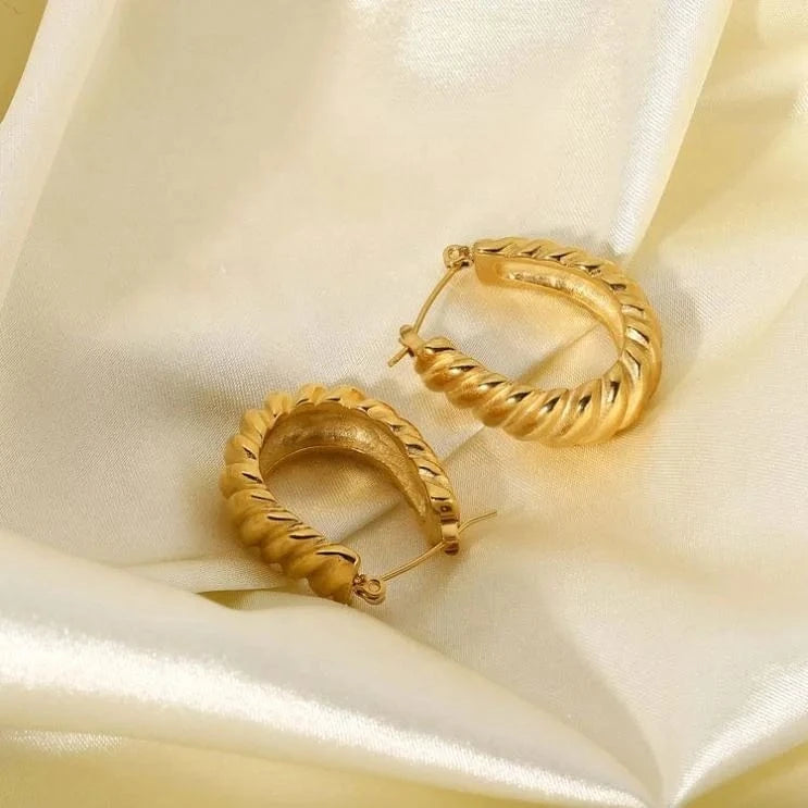 E2260 E2260 Stylish C Shape Croissant Earrings 18K Gold Plated Stainless Steel Twist Croissant Hoop Earring Women Jewelry