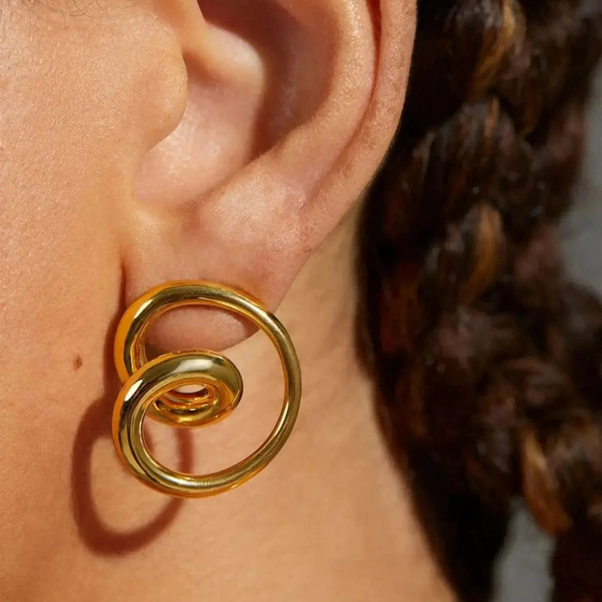 E2409 Unique Jewelry Style 18k Gold Stainless Steel Versatile Heart Spin Earrings