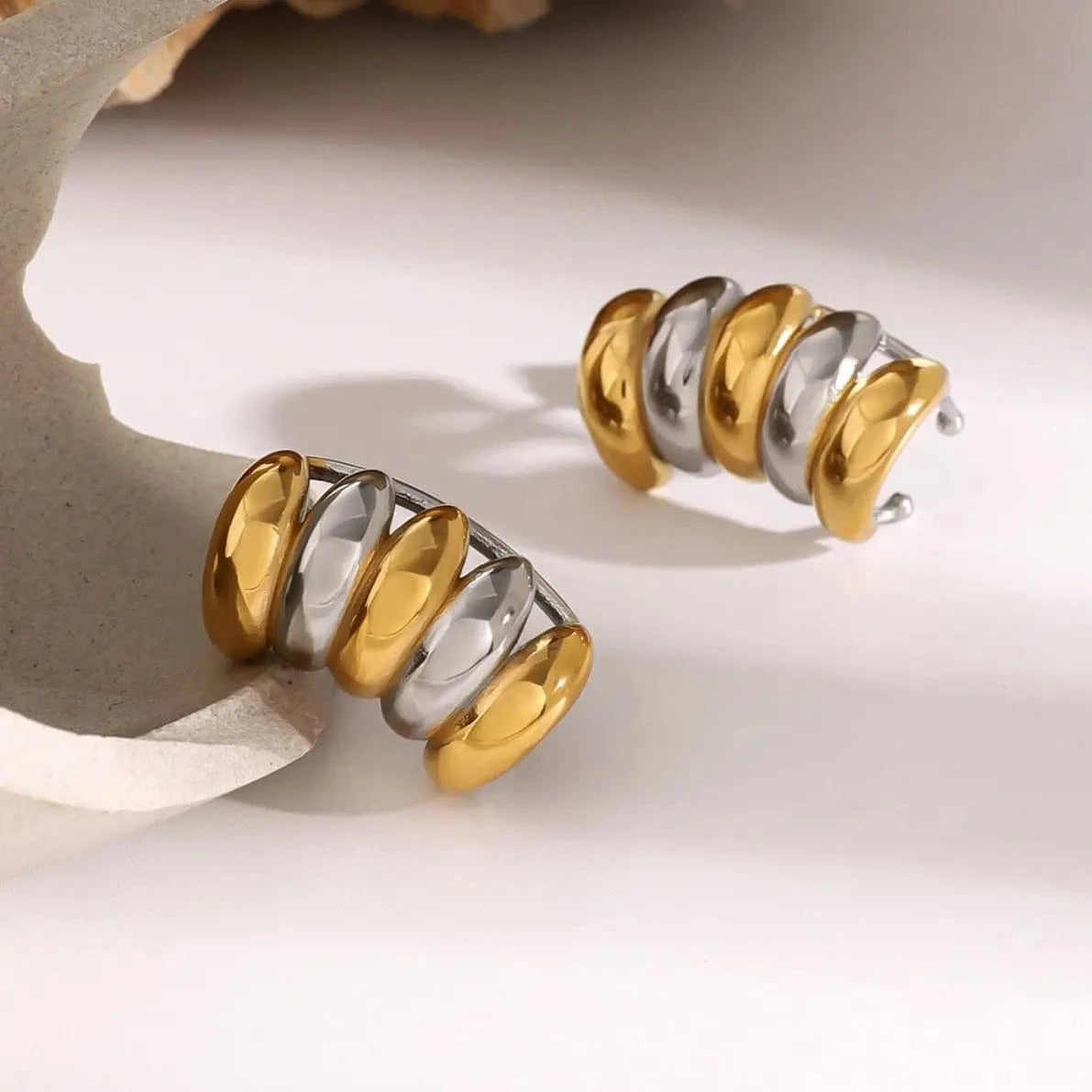 E2911 Unique Design Stainless Steel Gold Plated Stud Earrings 18K Striped Hollow Women Earrings