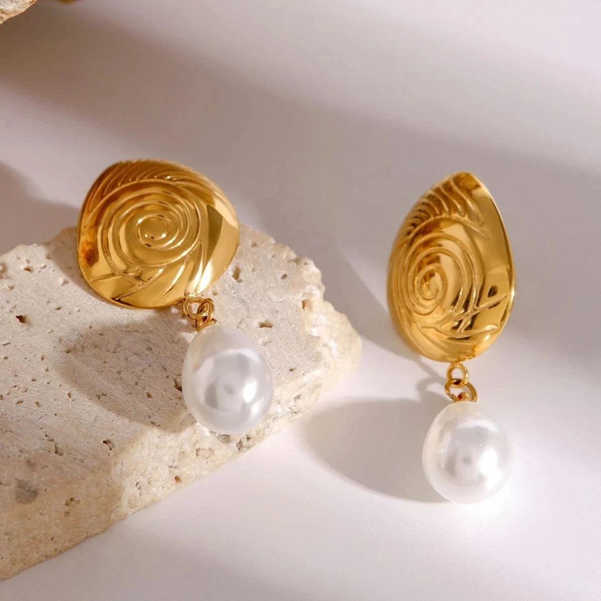 earrings Trendy / E2524 Gold Conch Texture Earrings with Water Drop Shell Pearl Pendant