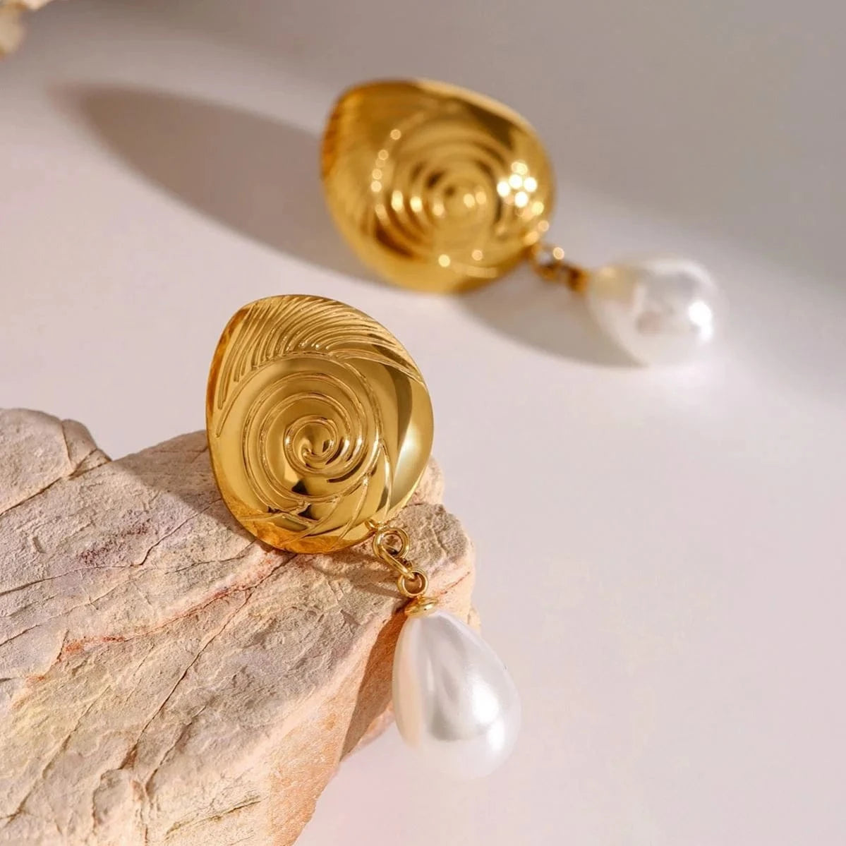 earrings Trendy / E2524 Gold Conch Texture Earrings with Water Drop Shell Pearl Pendant