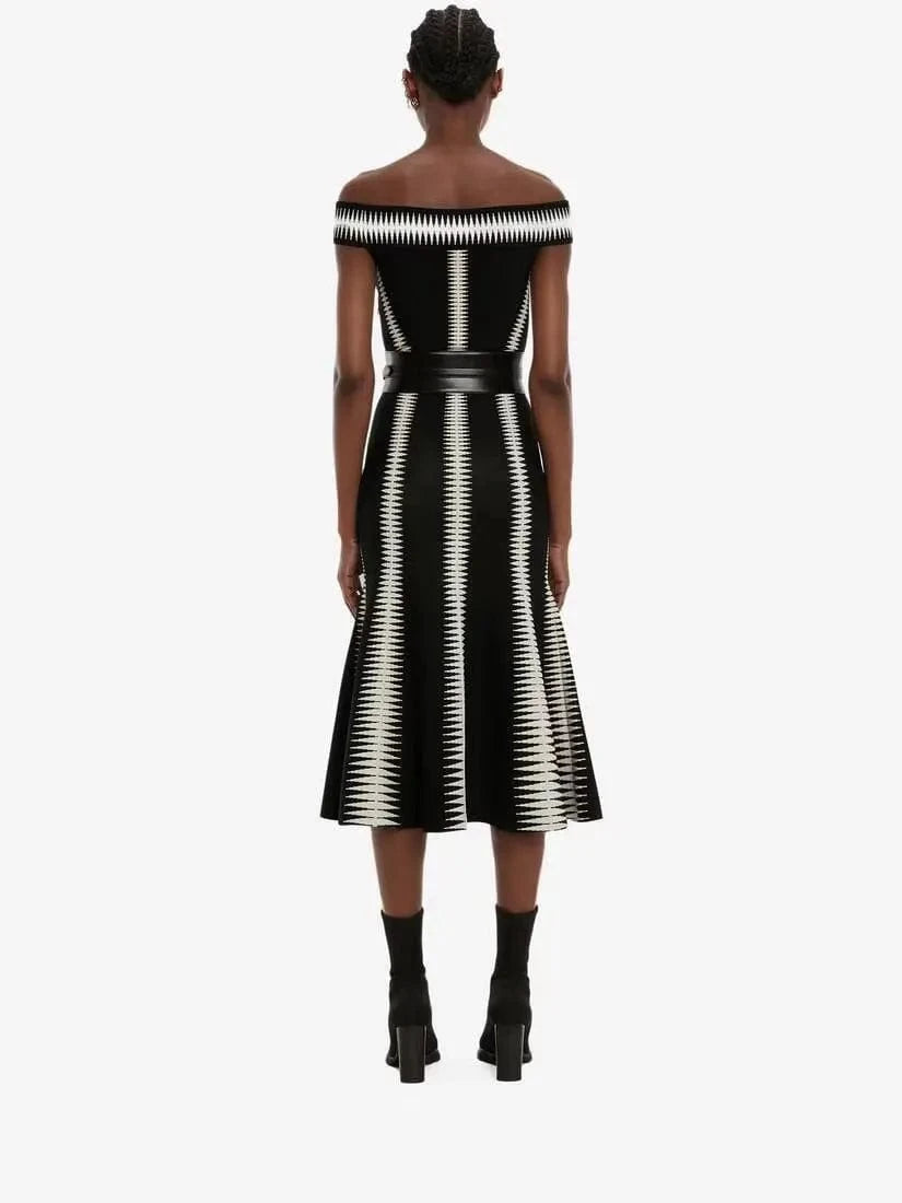 ED2250 Kimshein Elegant Clothing Women Slash Neck Sleeveless Regular Pattern Show Slim Bodycon Midi Dress Party Evening