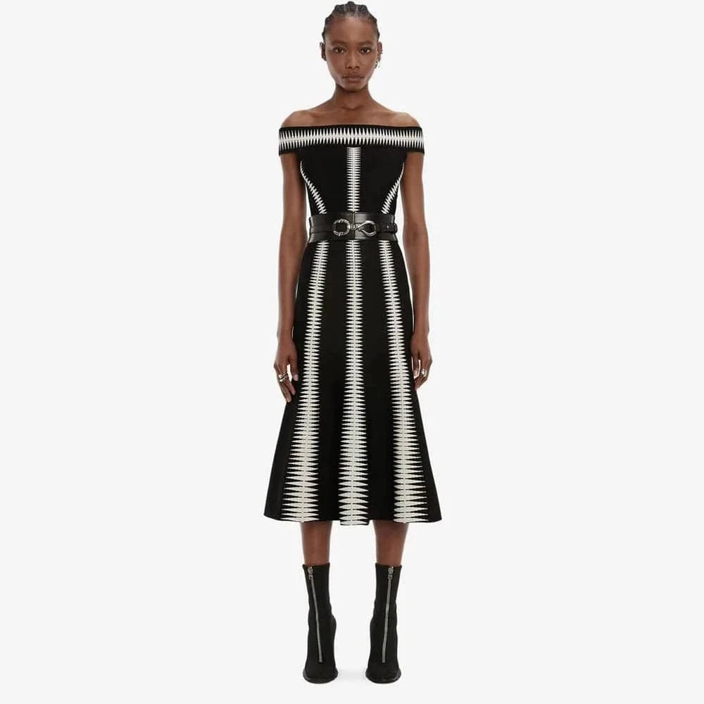 ED2250 Kimshein Elegant Clothing Women Slash Neck Sleeveless Regular Pattern Show Slim Bodycon Midi Dress Party Evening