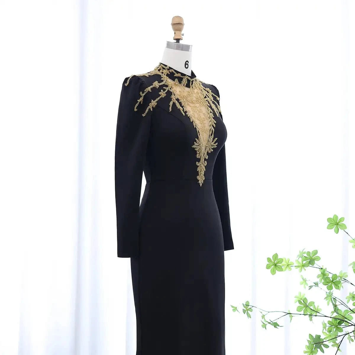 Elegant High Neck Long Sleeves Arabic Black Evening Dresses with Gold Beaded Muslim Dubai Women Formal Party Gowns LSZ217