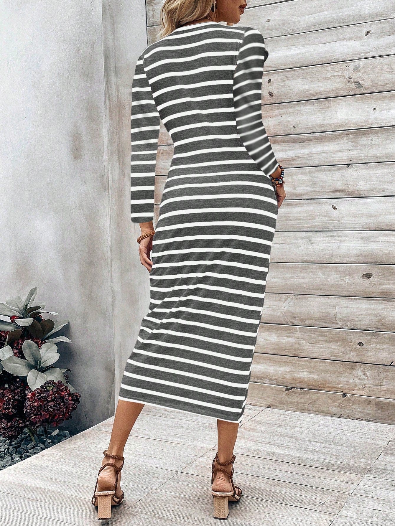 Europe and the United States cross-border foreign trade women's 2024 new print striped round neck cover fashion lace-up dress