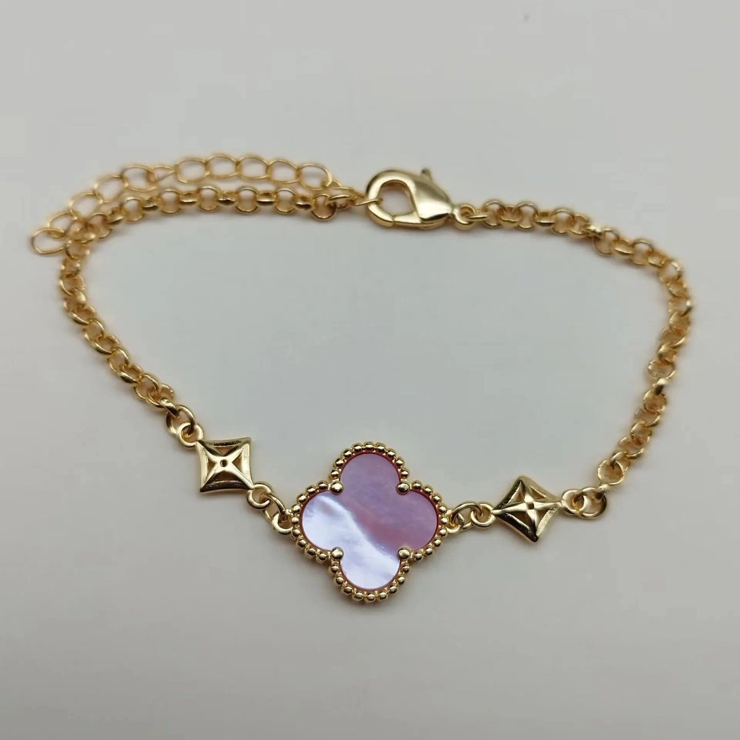 European and American fashion Lucky Clover bracelet personalized all-match shell agate jewelry exquisite birthday gift