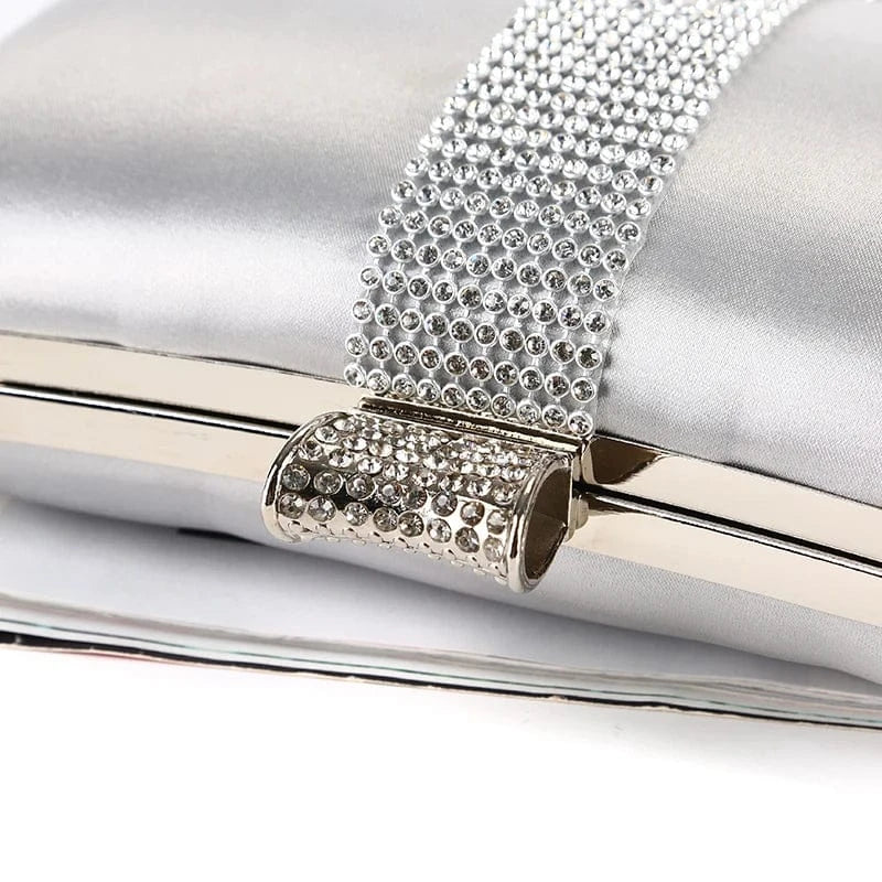 Factory direct wholesale brand new crystal box clutch bag comfortable hand feeling silk clutches classic evening bag for lady
