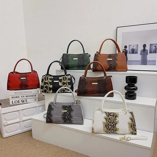 Factory wholesale High Quality handbags 2024 Light Lady Trendy Snake Skin Bags Lady Design Purses For Girls