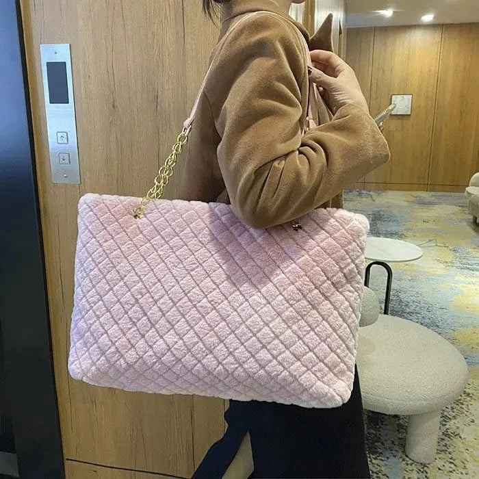 Factory Wholesale Large Plush Hand Bags Young Females Plush Tote Purses Girls Designer Faux Fur Handbags For Woman