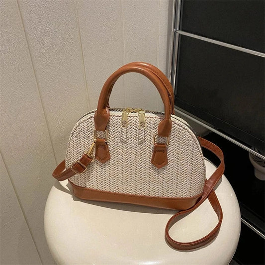 Factory Wholesale Shell Handbags 2023 Light Lady Trendy Straw woven bags lady fashion design purses For Ladies
