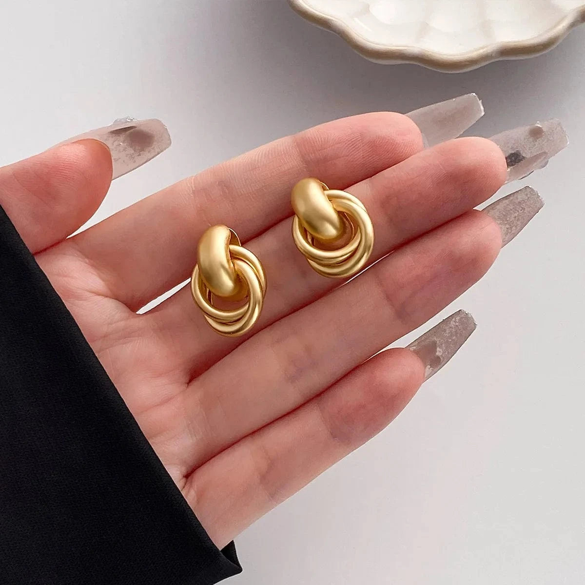 Fashion Earrings Set / ZLJ18803 Korean Gold Metal Retro Flower Earrings for Women Flower Geometric Twisted Drop Earrings Hoop Earrings Fashion Jewelry Gifts