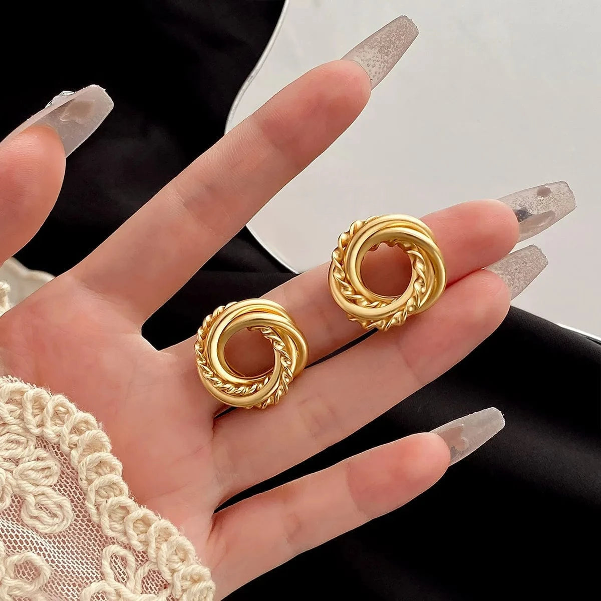 Fashion Earrings Set / ZLJ18809 Korean Gold Metal Retro Flower Earrings for Women Flower Geometric Twisted Drop Earrings Hoop Earrings Fashion Jewelry Gifts