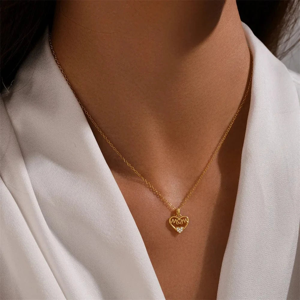 Fashion Jewelry 925 Sterling Silver Heart Pendant Letter Mom Diamond Gold Plated Necklaces for Women Mother's Day