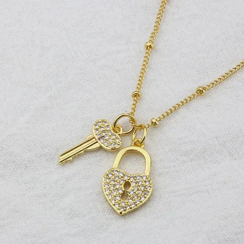 Fashion Key Lock Pendant Necklace 18K Gold Plated Copper Choker Inlaid Cubic Zirconia Clavicle Chain Jewelry