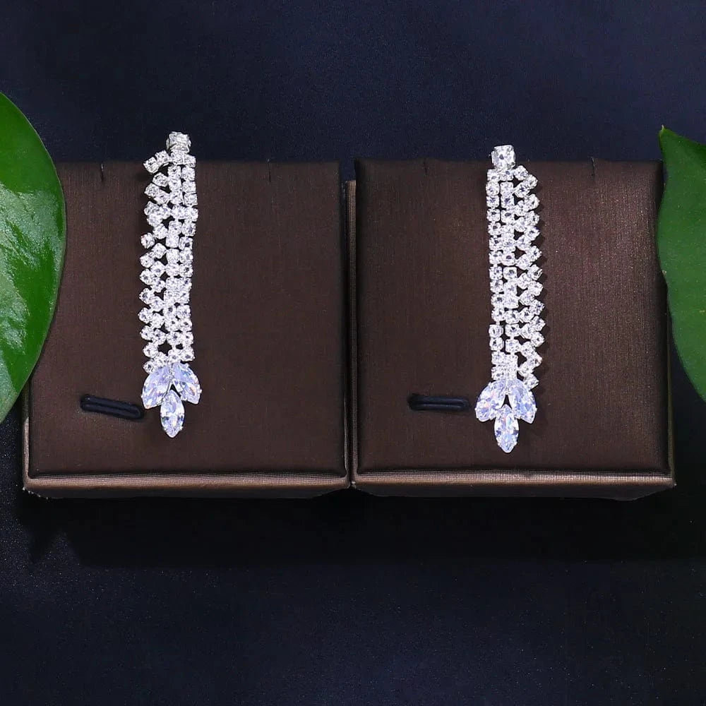 Fashion / silver Luxury Zircon Water Drop Necklace Set Geometry Crystal Necklace Women Dress Accessories Fashion Jewelry