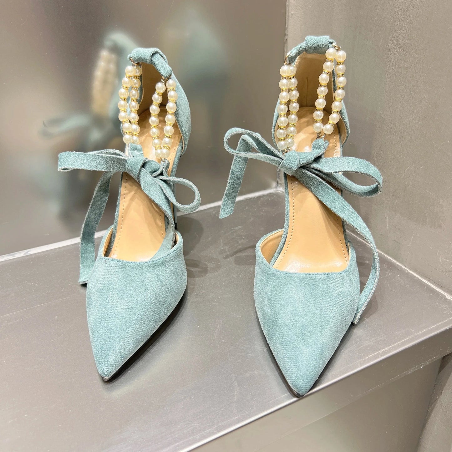 Fashion Thick Heel Sandals Pointed Toe String Bead Chain High Heels Sweet Bow Ladies Pumps Mid Hollow Party Dress Single Shoes