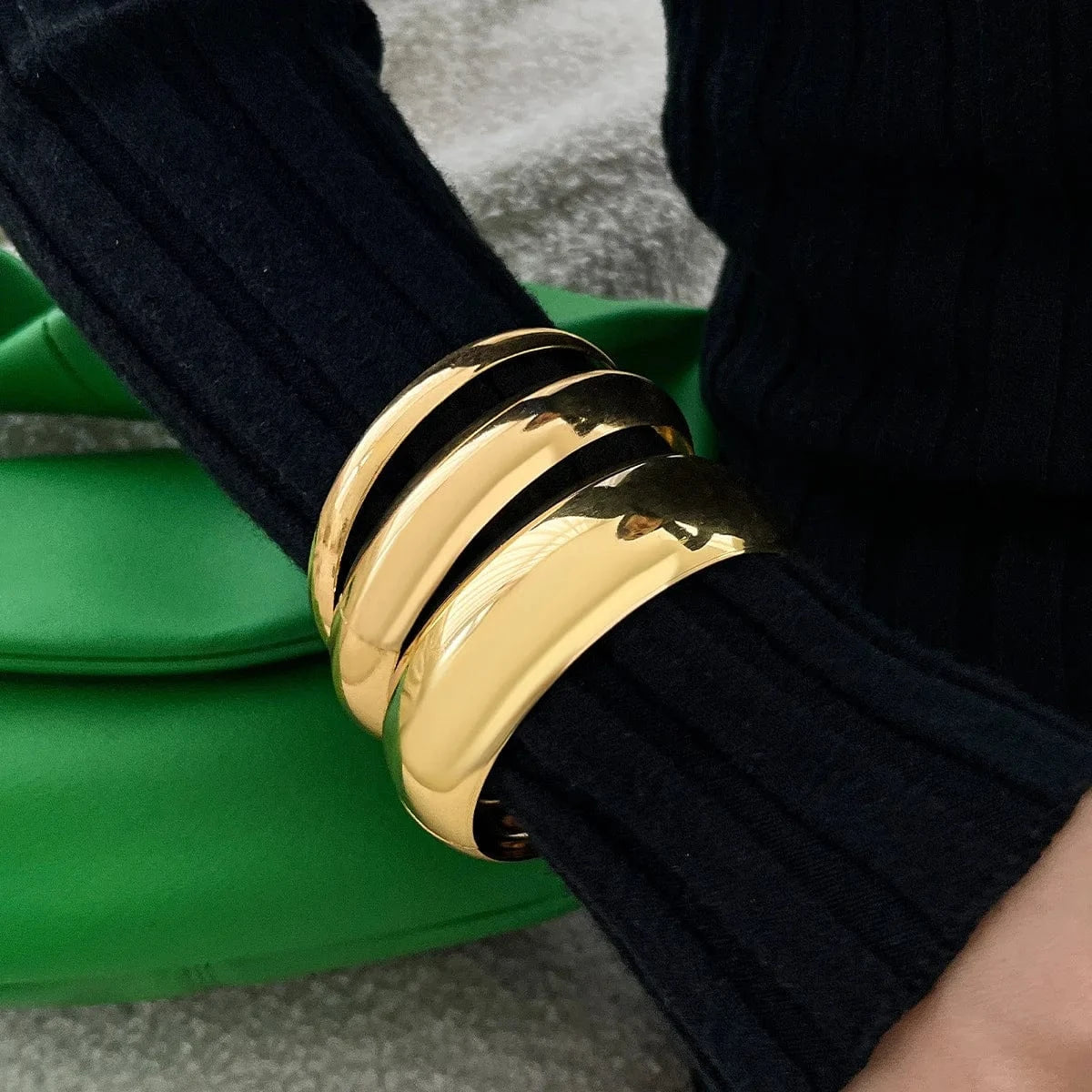 FASHIONABLE BANGLE / 6cm / 5 2024 New Arrival Fashion Cheap Wholesale stacked metal wide bracelets with simple personalized round punk women bracelet sets