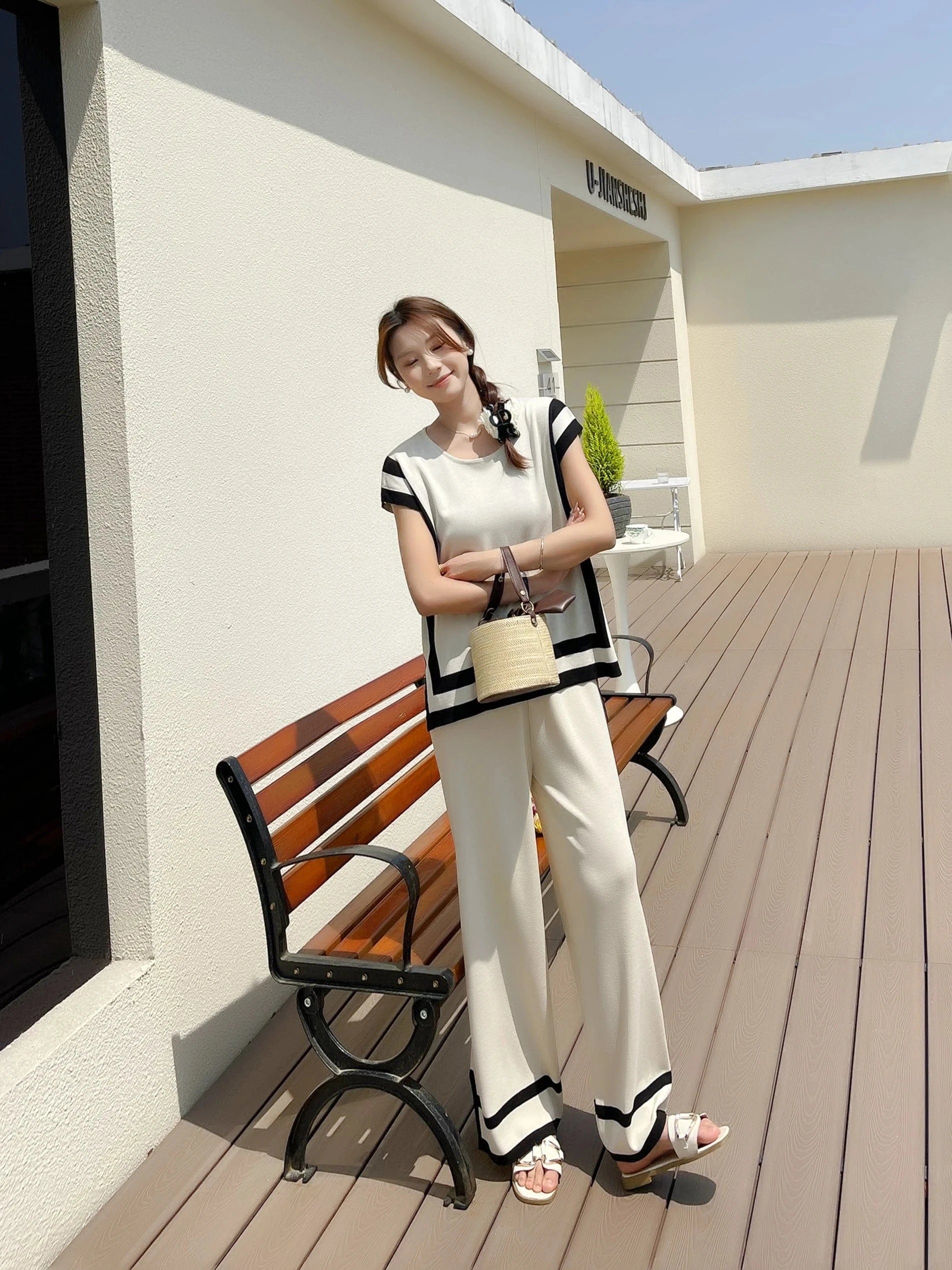 Free / Beige 2024 New Fashion Simple Splicing Loose Shawl Sleeves Sweater Top High Waist Slimming Wide Leg Pants Two Piece Set