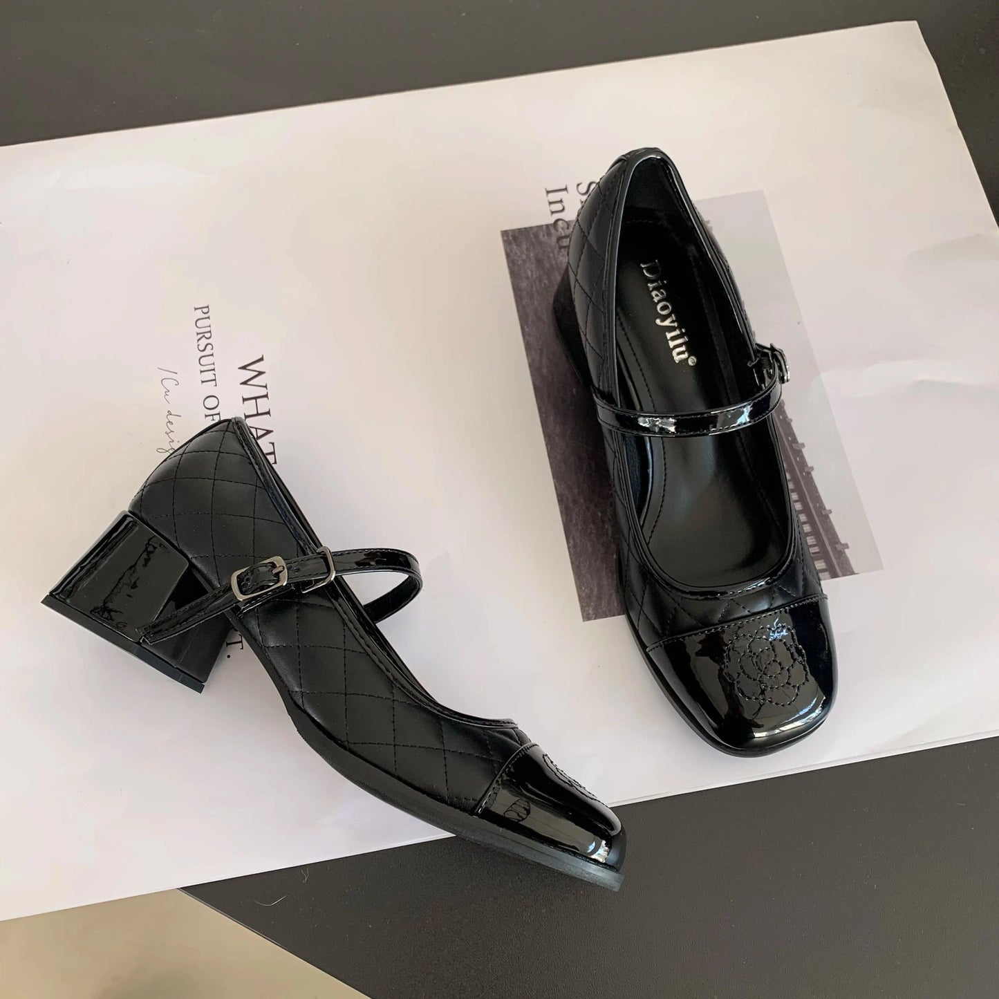 French Mary Jane high heels thick heel round toe color matching retro small leather shoes autumn and winter 2023