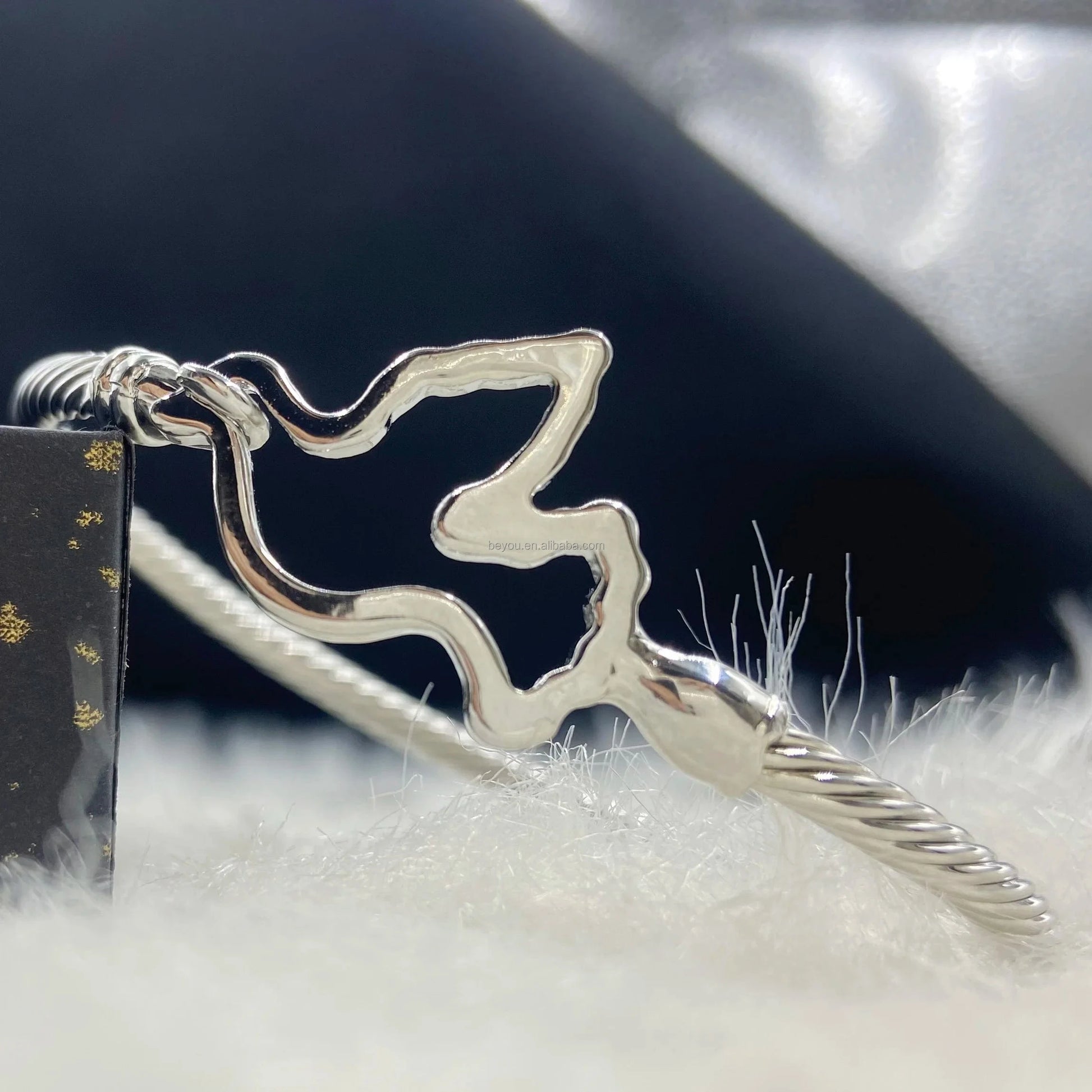 Greek Sorority Classic Cutout TOP DOVE CABLE BRACELET Silver Plated Adjustable Screw Hook Bangle for Women Couple Bracelet