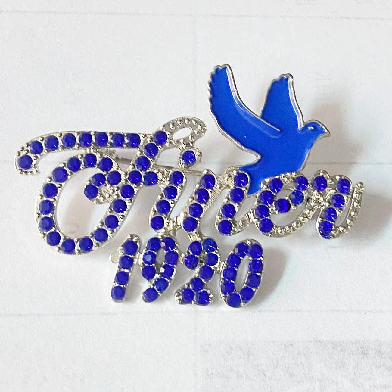 Greek Sorority ZPB 1920 Blue Rhinestone White Pearl Pigeon Stone Brooches Women Jewelry Accessories