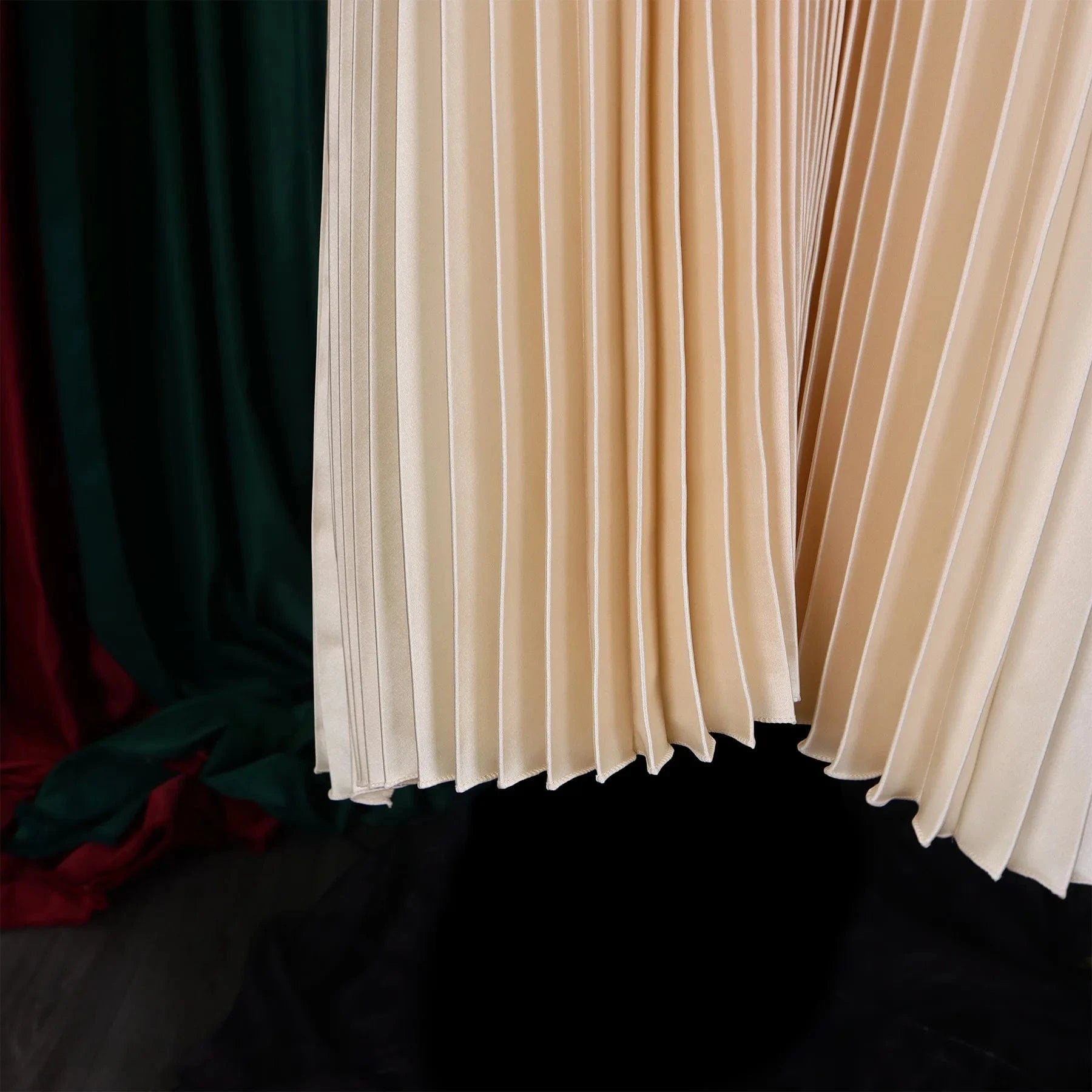 GX8571 Boutique 2024 Fashion Clothing Women Maxi Dress Sleeveless V-neck Spaghetti Strap Elegant Long Loose Pleated Dresses