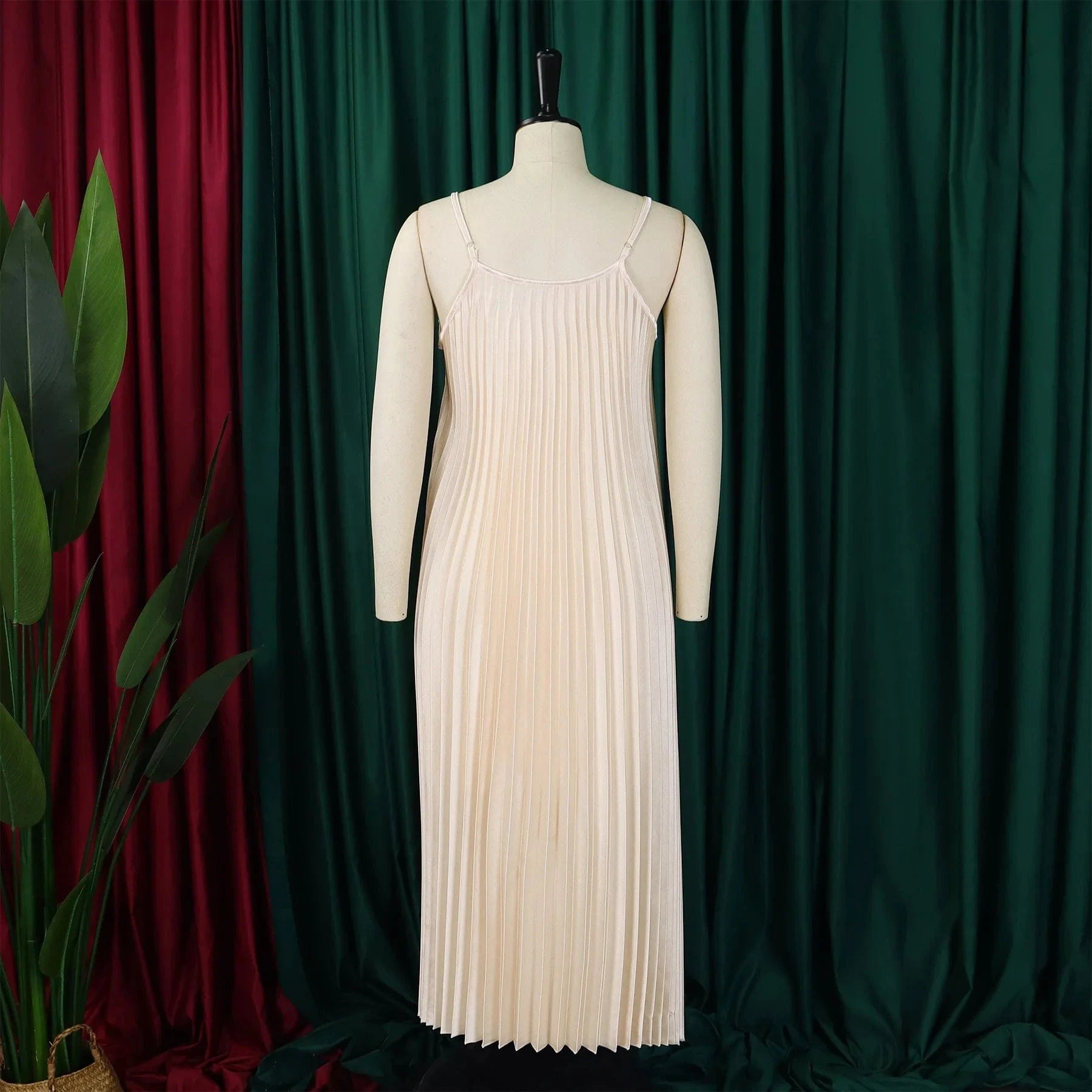 GX8571 Boutique 2024 Fashion Clothing Women Maxi Dress Sleeveless V-neck Spaghetti Strap Elegant Long Loose Pleated Dresses