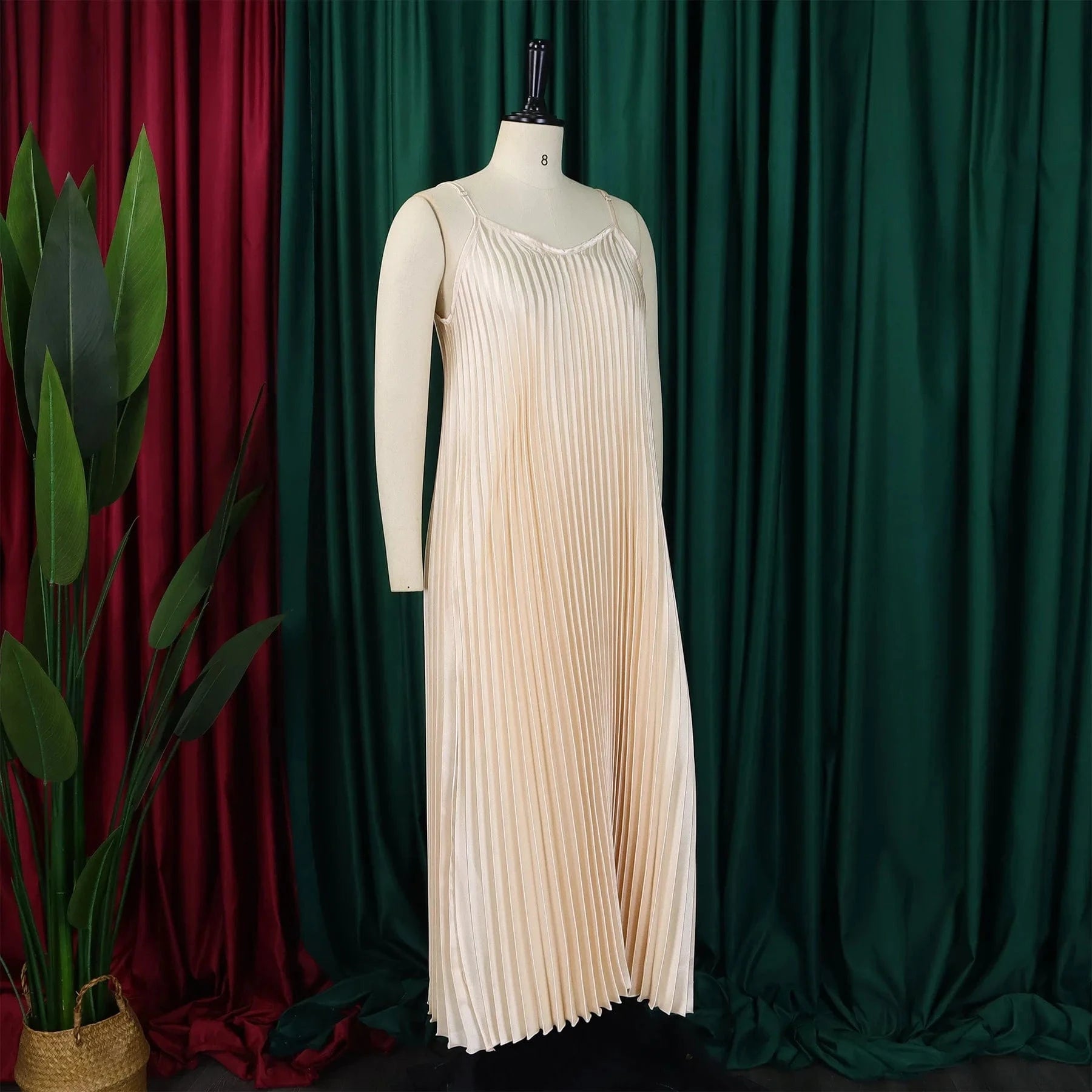 GX8571 Boutique 2024 Fashion Clothing Women Maxi Dress Sleeveless V-neck Spaghetti Strap Elegant Long Loose Pleated Dresses