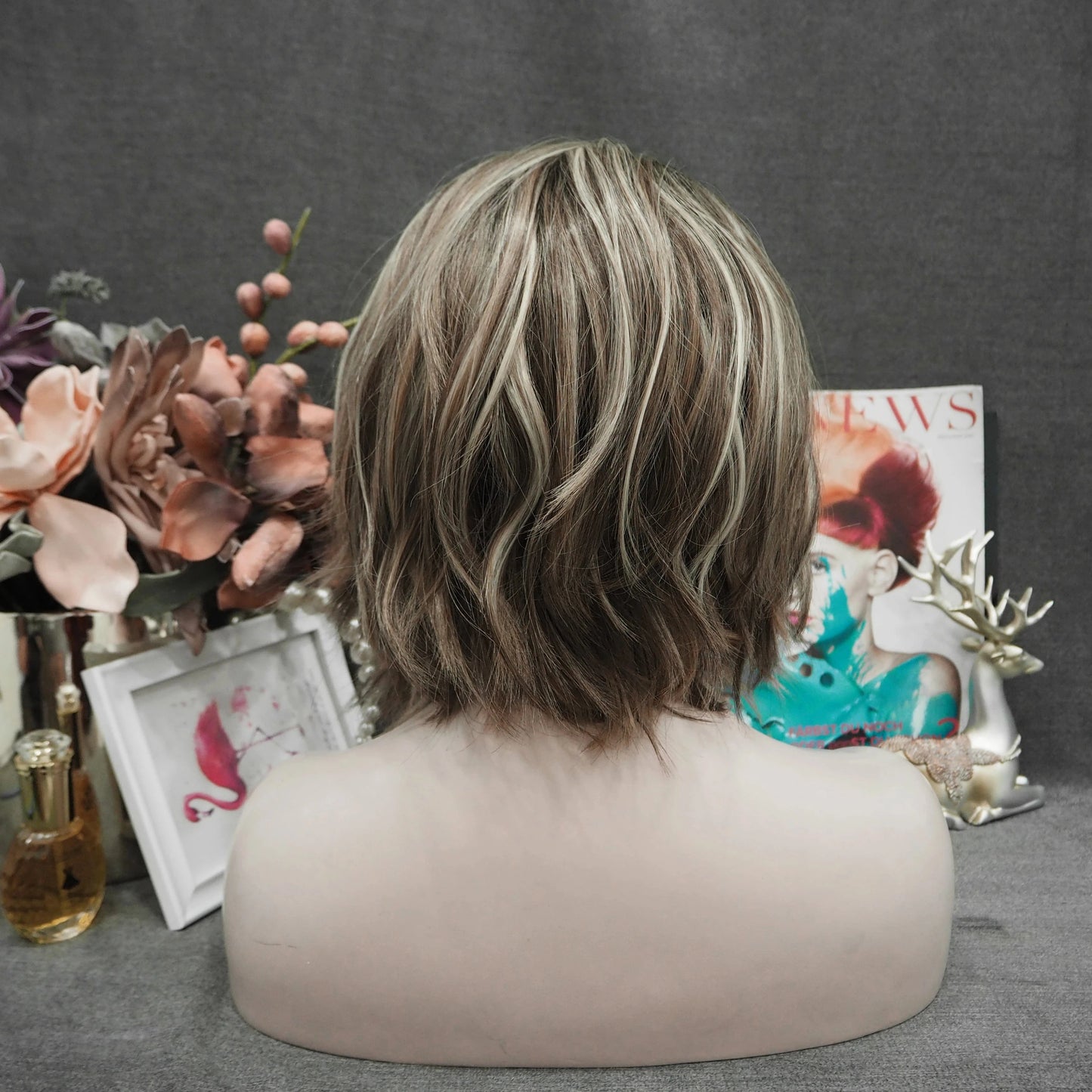 Honey Blonde Highlight Short Wig