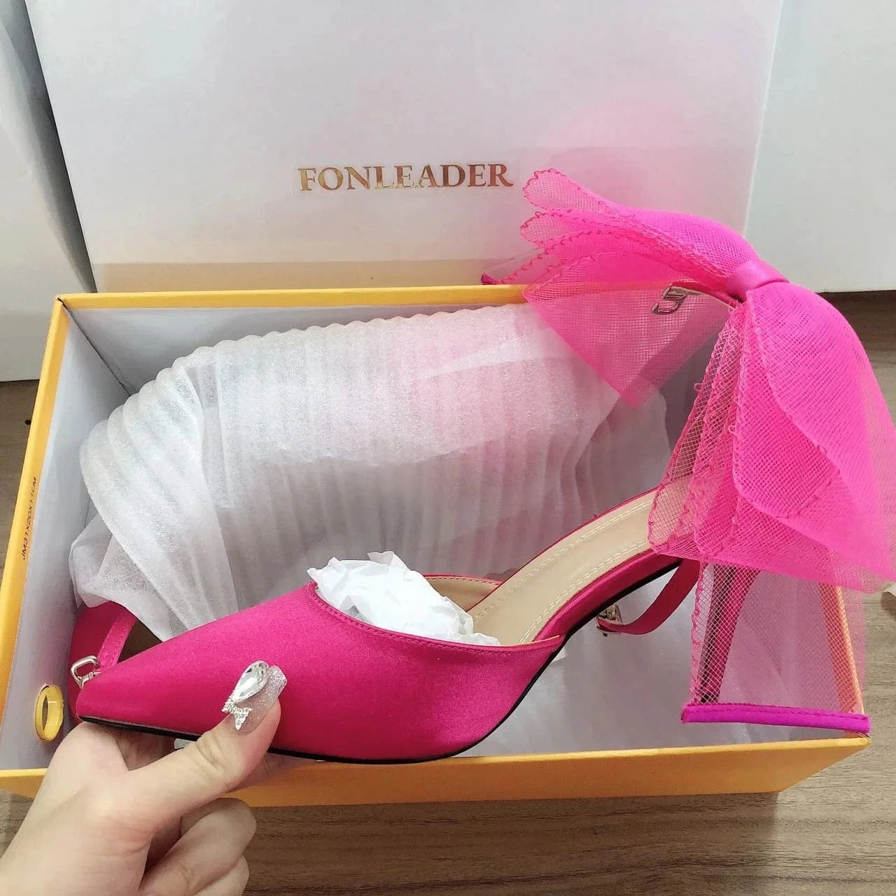 Hot Selling Luxury Pointed Toe Stilettos Comfortable Wedding Bride Bow Heels for Lady