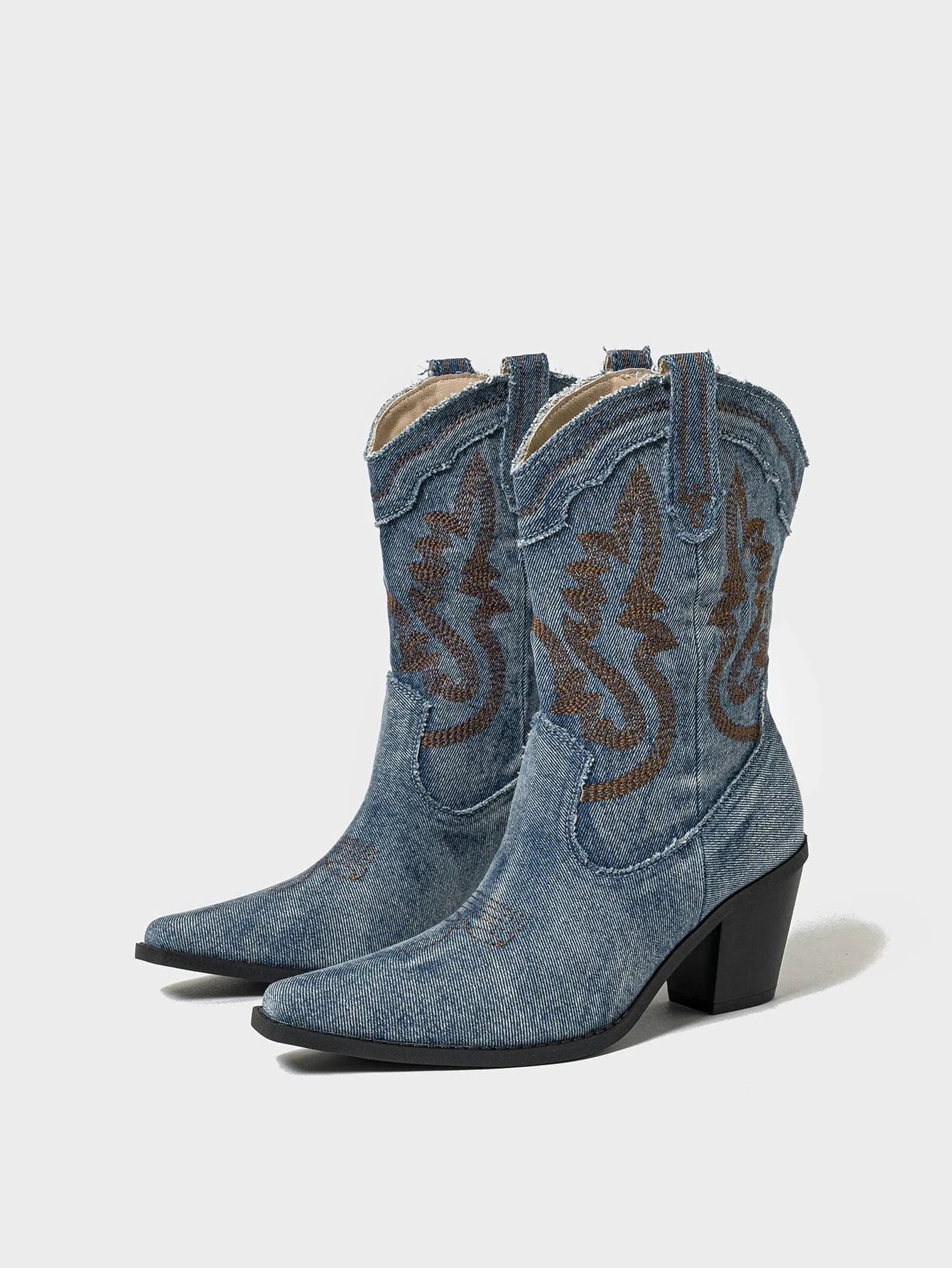 In stock one supply fashion thick heel western boots cowboy boots color contrast pointed plus size short boots size 42