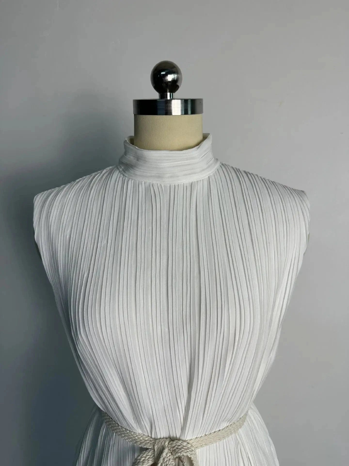 J&H New Arrivals 2024 White Elegant Lady Sleeveless Lace Up Midi Dress African Slit Slim Fit Business Streetwear Casual Dress