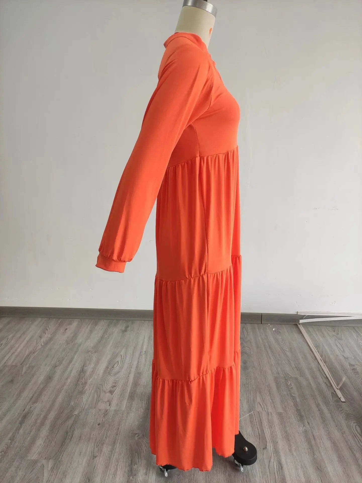L342 Fashionable Solid Color Maxi Dress Autumn Winter Leisure Long Sleeve Loose Long Dress Women Pleated Dress