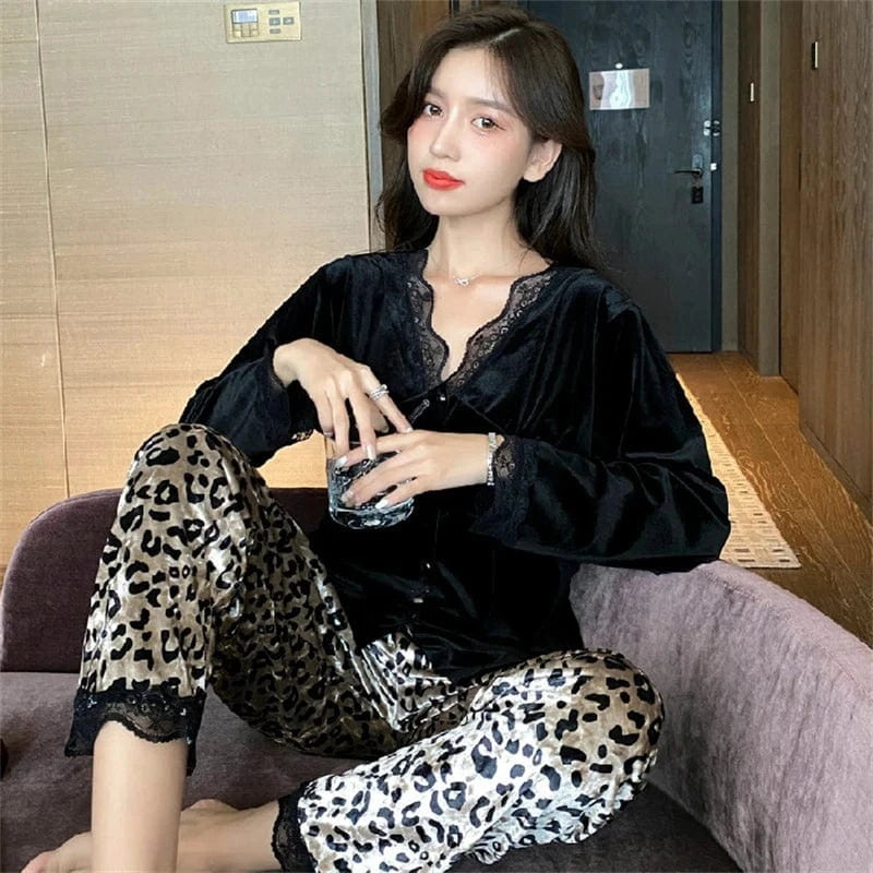 M / Leopard 2 High Quality Ladies Winter Velvet Lace Sleepwear Casual Leopard Homewear V Neck Nightwear 2024 Long Sleeve Luxury Pyjamas Femme