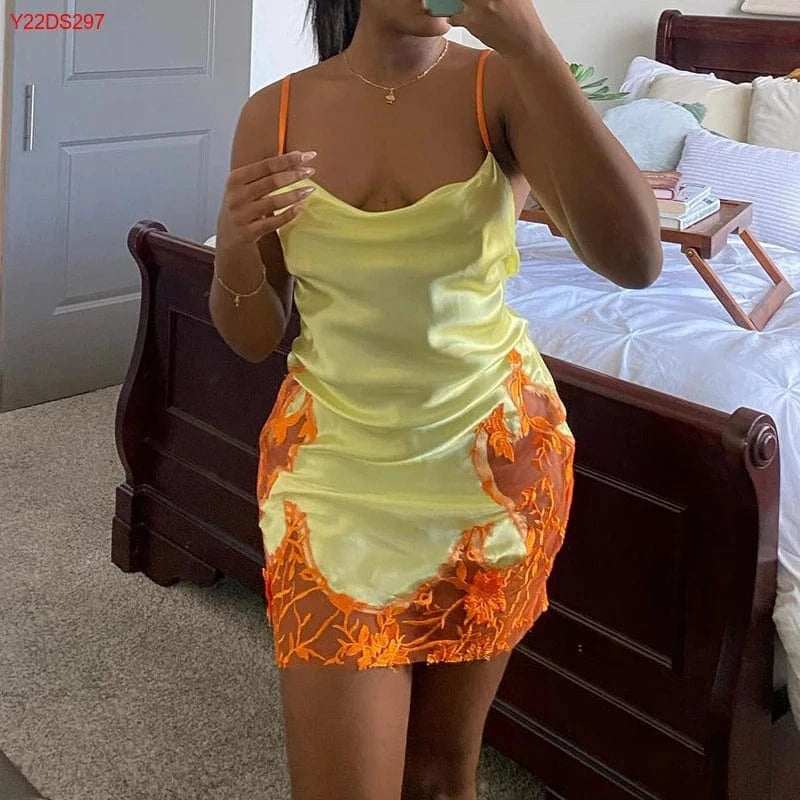 M / Y22DS297 Yellow Bomblook Y22DS297 Casual Wear Backless Satin Mesh Patchwork Sexy Dresses Women 2024