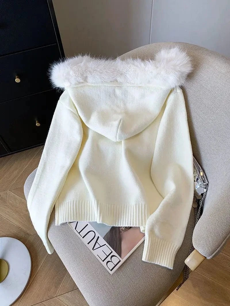 Milk white big fur collar hooded knit cardigan women's autumn and winter new fashion sense unique and chic zipper top.