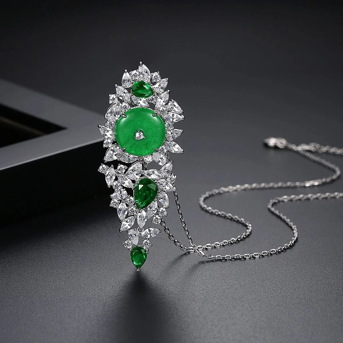 N19062832 LUOTEEMI High Quality Emerald Jard Pendant Necklaces Green Gemstone Setting Whistle Shape for Women Wholesale