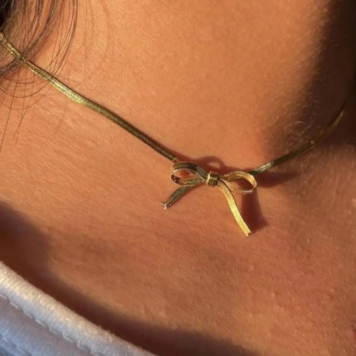 N2168 New Arrival 18K Gold Plated Charm Necklace Stainless Steel Bow Pendant Curb Chain Necklace for Girls