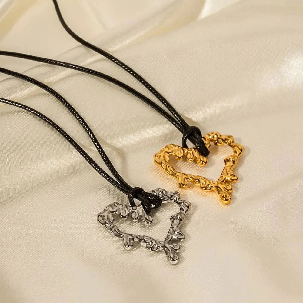 N2254 Leva Hollow Love Pendant Necklace 18K Gold Silver Plated Stainless Steel Black Rope Drop Necklace