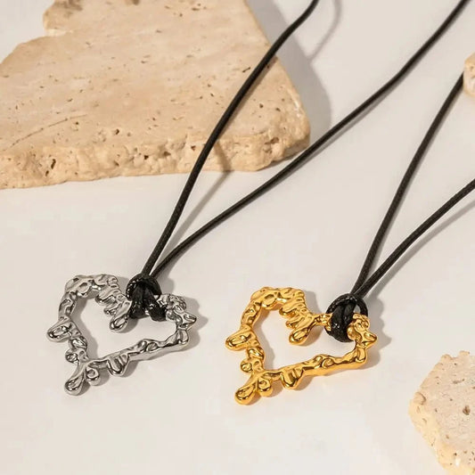 N2254 Leva Hollow Love Pendant Necklace 18K Gold Silver Plated Stainless Steel Black Rope Drop Necklace