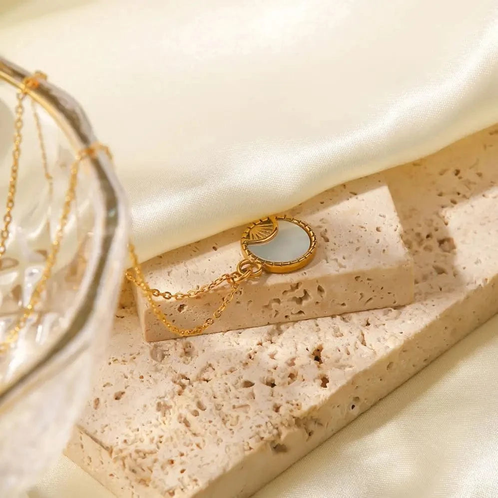 N2412 INS Stainless Steel White Shell Sun Necklace 18K Gold Plated Oval Sun Moon Shell Pendant Necklace