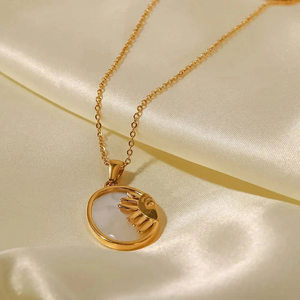 N2412 INS Stainless Steel White Shell Sun Necklace 18K Gold Plated Oval Sun Moon Shell Pendant Necklace